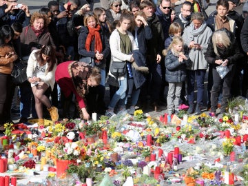Los belgas siguen mostrando su solidaridad con las víctimas de Bruselas