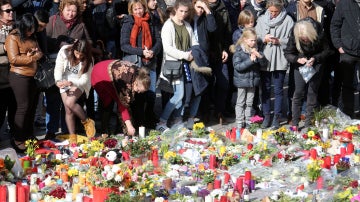 Los belgas siguen mostrando su solidaridad con las víctimas de Bruselas