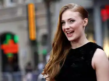 Sophie Turner, que interpreta a Sansa Stark, quiere que su personaje muera Sophie Turner, que interpreta a Sansa Stark, quiere que su personaje muera
