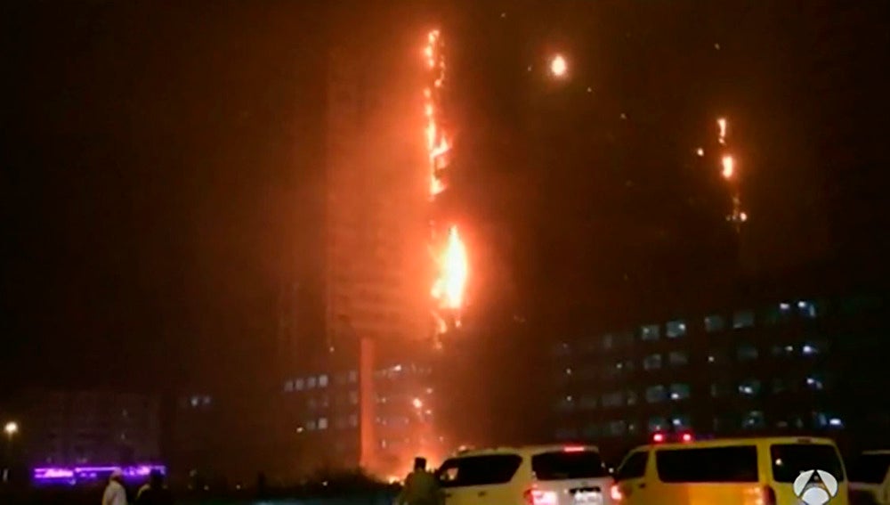 Incendio en un rascacielos de Emiratos Árabes Unidos