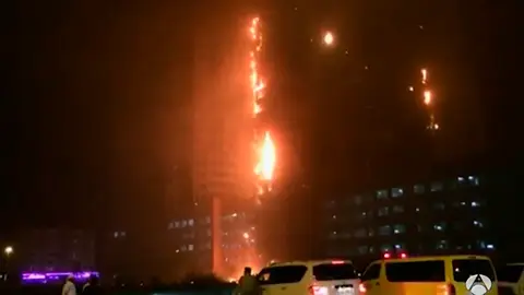 Incendio en un rascacielos de Emiratos Árabes Unidos Incendio en un rascacielos de Emiratos Árabes Unidos