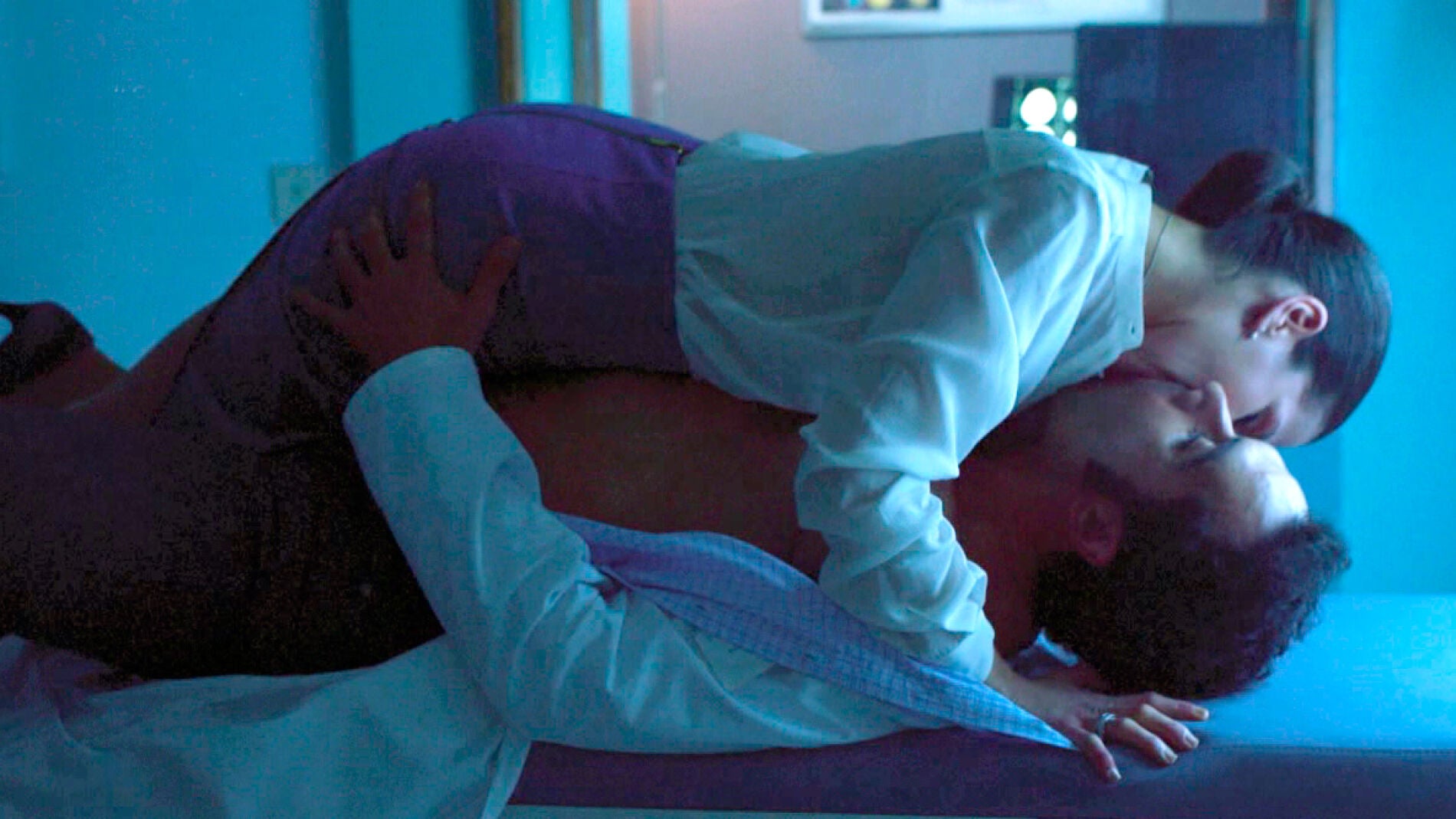 Trini y Rober desatan su pasi&oacute;n en la cl&iacute;nica