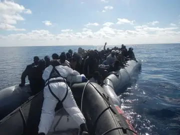 Rescate frente a las costas de Libia Rescate frente a las costas de Libia