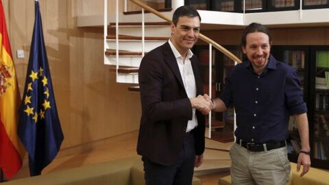  Los l&iacute;deres del PSOE, Pedro S&aacute;nchez, y de Podemos, Pablo Iglesias