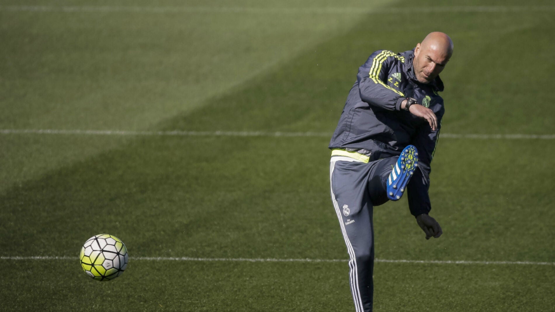 Zinedine Zidane, durante el entrenamiento del Real Madrid