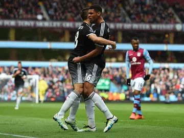 El Chelsea celebra su goleada. El Chelsea celebra su goleada.