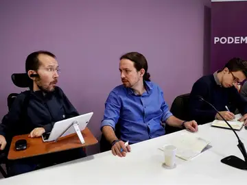 Echenique, Iglesias y Errejón durante el Consejo Ciudadano Echenique, Iglesias y Errejón durante el Consejo Ciudadano