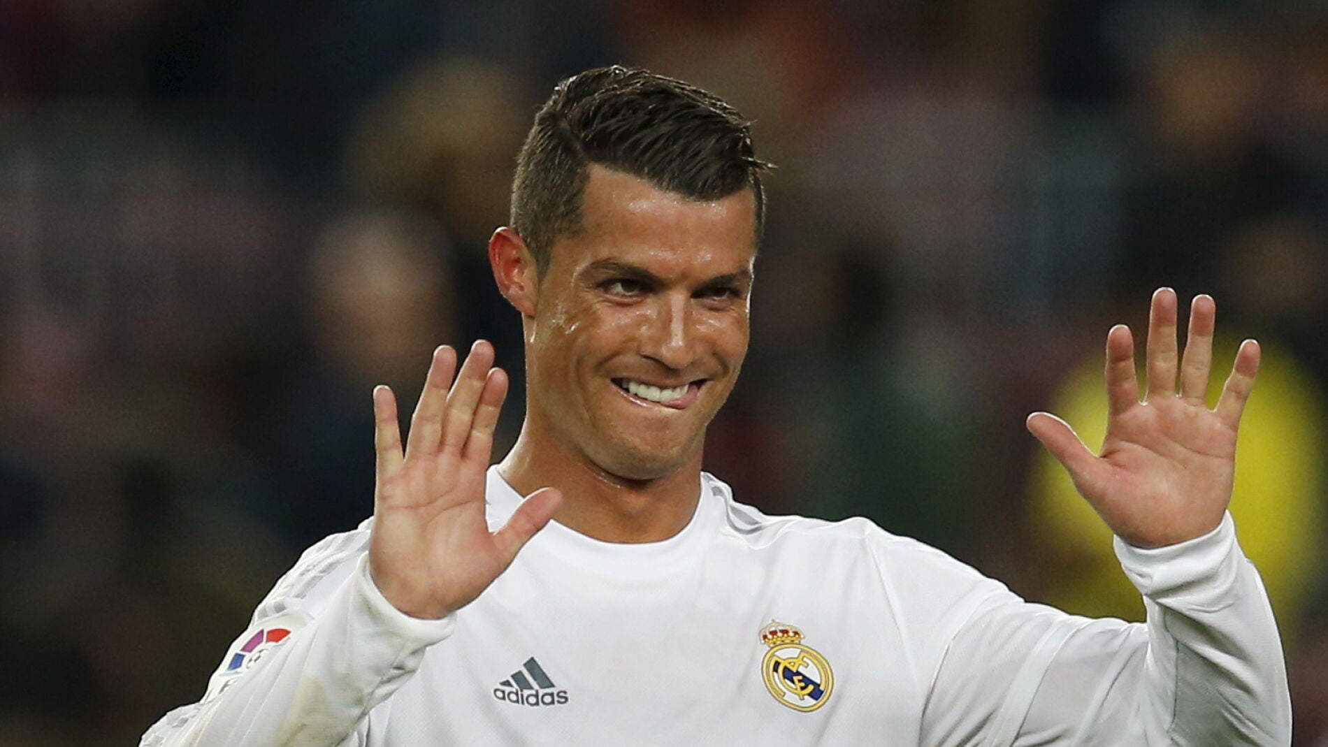 Cristiano celebra la victoria del Real Madrid en el Cl&aacute;sico