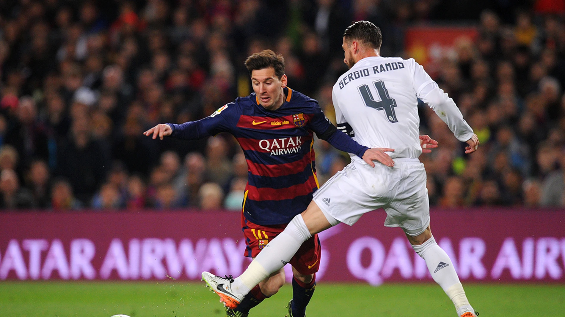 Choque entre Sergio Ramos y Leo Messi. Choque entre Sergio Ramos y Leo Messi.
