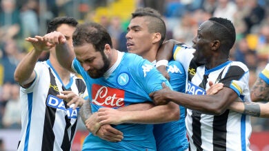 El Nápoles cae ante el Udinese y la Roma gana el derbi a la Lazio
