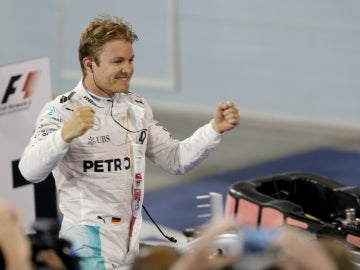 Rosberg celebra una victoria en Baréin
