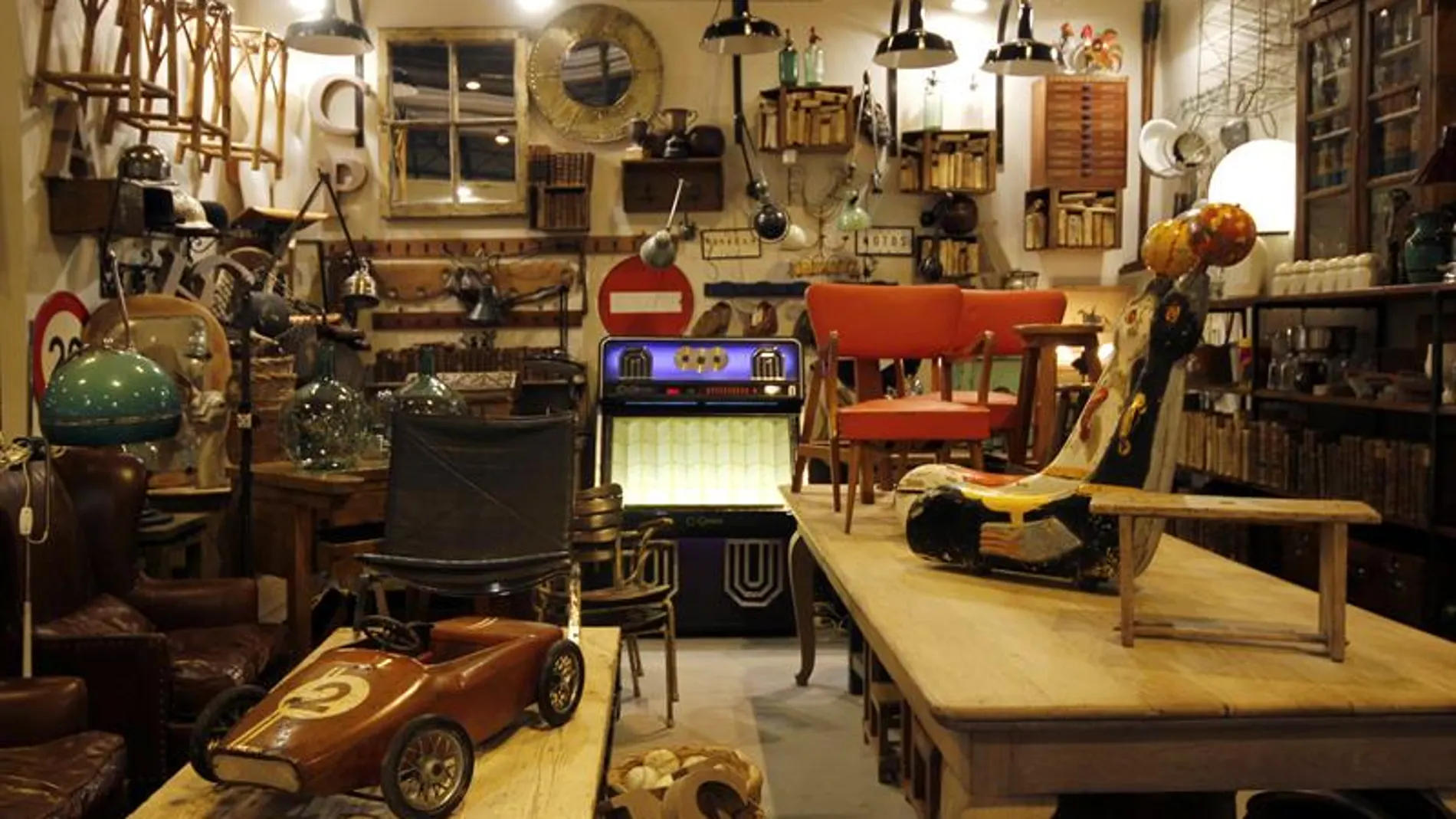 Feria de Antigüedades de Madrid Feria de Antigüedades de Madrid