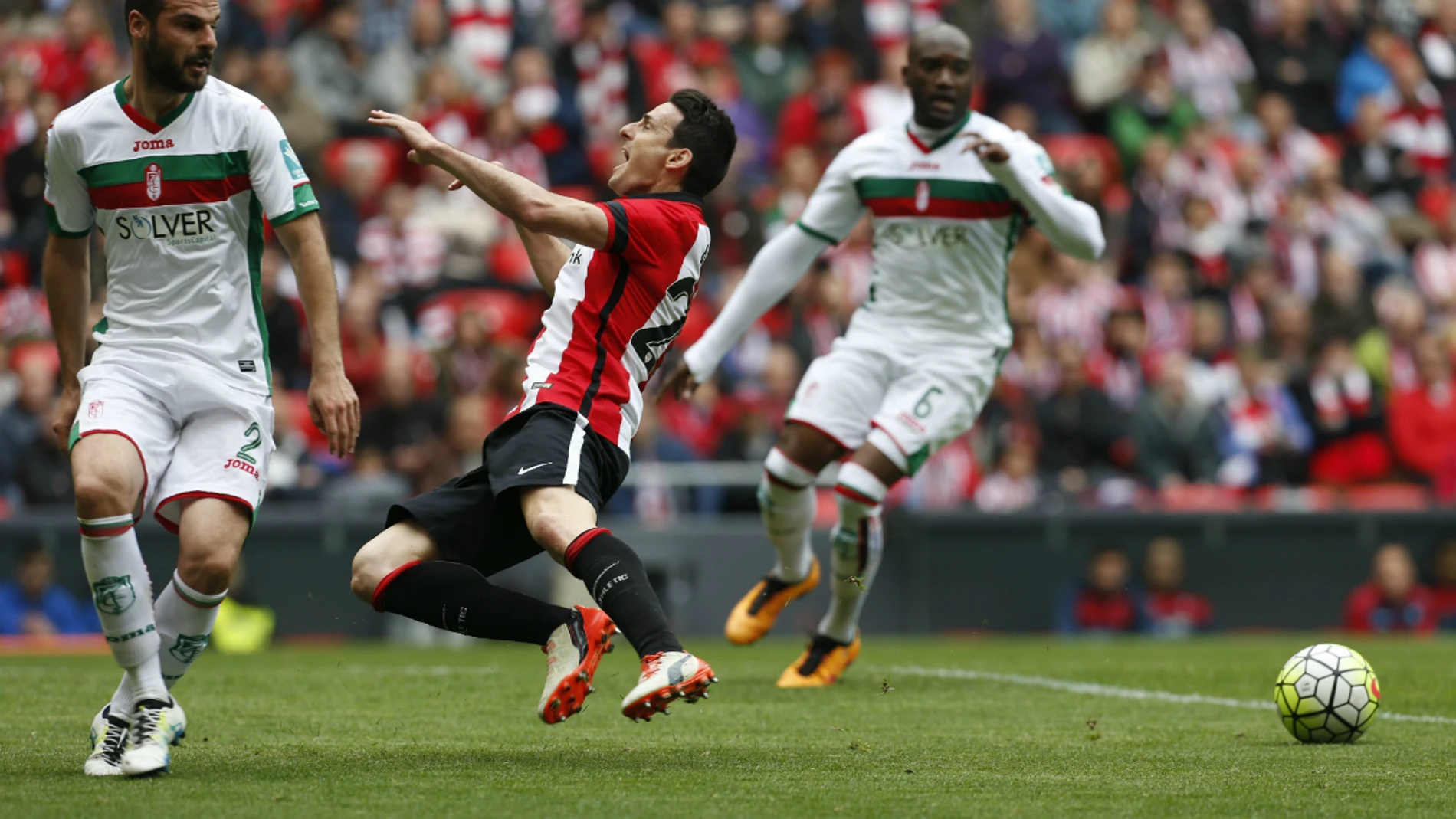 Aduriz cae ante Lombán Aduriz cae ante Lombán