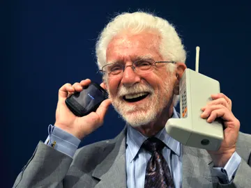 Martin Cooper, padre de la tecnología móvil Martin Cooper, padre de la tecnología móvil