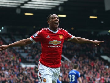 Anthony Martial celebra su gol marcado al Everton. Anthony Martial celebra su gol marcado al Everton.