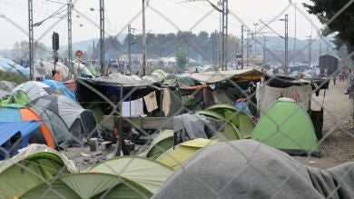  España enviará a Grecia agentes antiterrorismo para detectar yihadistas entre los refugiados