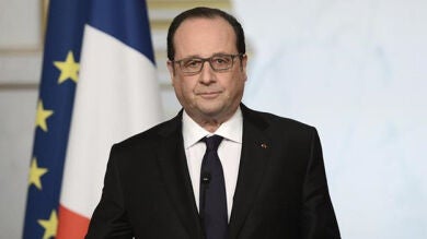 Francia ofrece a Egipto su ayuda para investigar la desaparición del avión y no descarta 