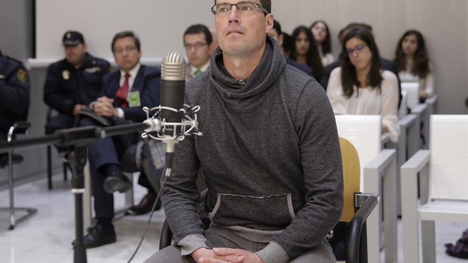 Un testigo se niega a revelar su rostro al declarar contra un etarra por miedo a recibir 