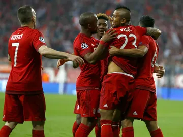 Arturo Vidal celebra su gol con sus compañeros Arturo Vidal celebra su gol con sus compañeros
