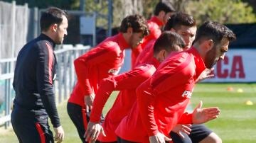 El Atlético retoma los entrenamientos sin los titulares del Camp Nou