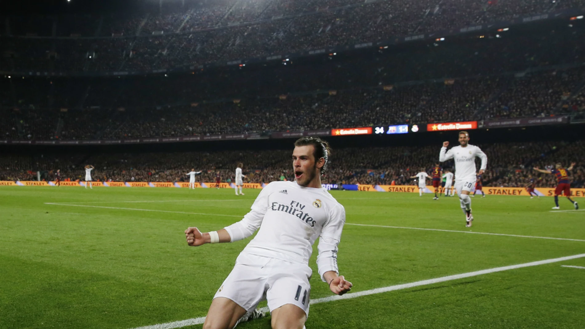 Gareth Bale celebra su gol anulado contra el Barcelona Gareth Bale celebra su gol anulado contra el Barcelona