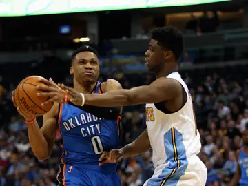 Westbrook consigue igualar la marca histórica de triples-dobles Westbrook consigue igualar la marca histórica de triples-dobles