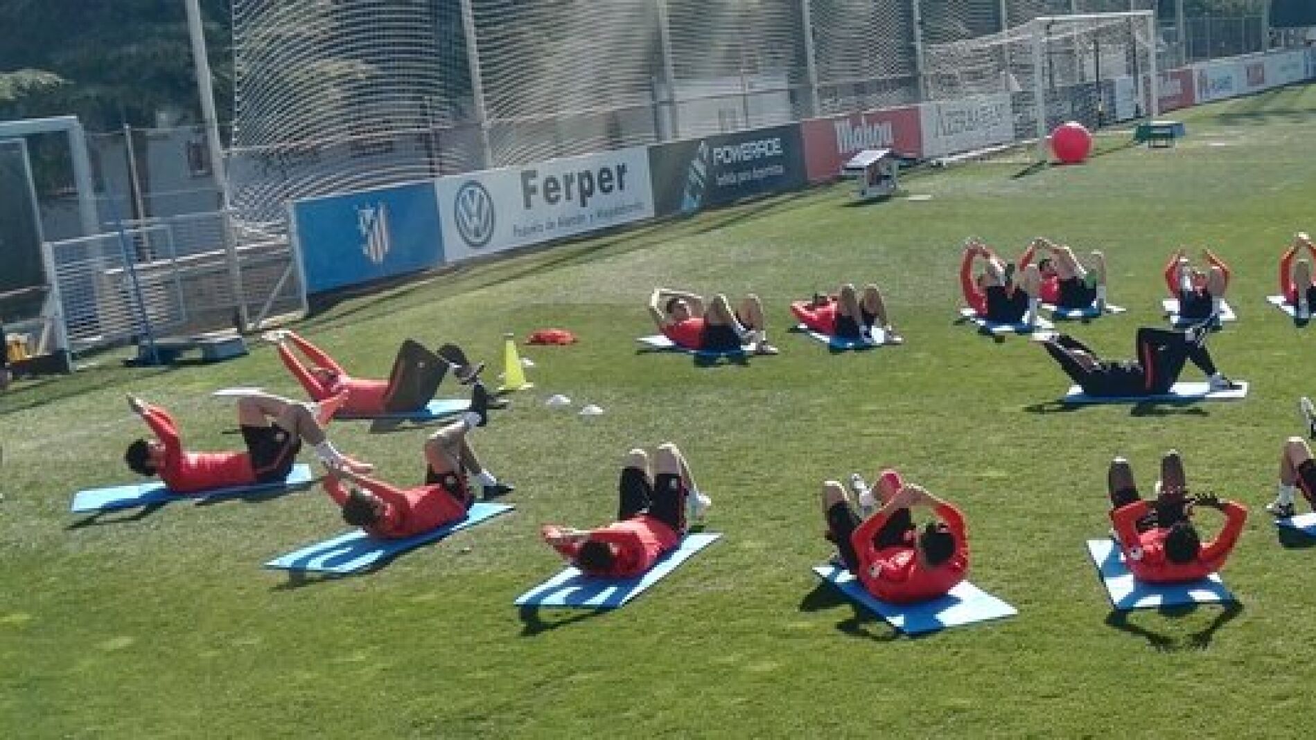 El Atl&eacute;tico de Madrid retoma los entrenamientos con toda la plantilla