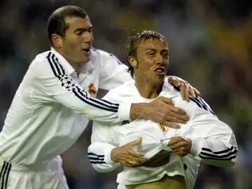 Zidane celebra con Guti el 2-0 ante el Bayern en el 2002 Zidane celebra con Guti el 2-0 ante el Bayern en el 2002