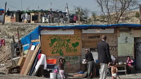 Imagen del poblado chabolista de la Cañada Real Una familia permanece en el poblado chabolista de la Cañada Real