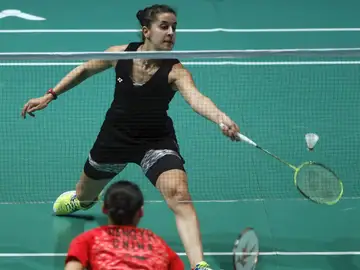 Carolina Marín resta la pluma ante Wang Yihan Carolina Marín resta la pluma ante Wang Yihan