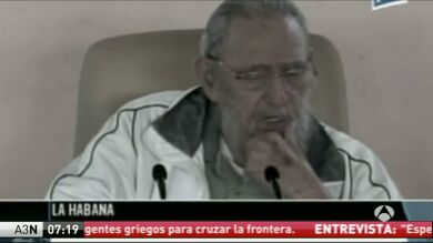 Fidel Castro reaparece en público en un homenaje a la fallecida Vilma Espín, esposa de su hermano