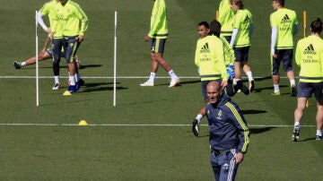 Zidane, en Valdebebas durante el entrenamiento del equipo