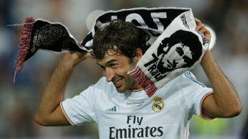 Raúl, con la camiseta del Real Madrid
