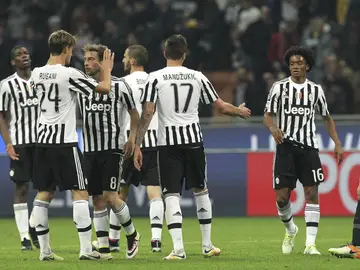 La Juventus celebra su victoria frente al Milan La Juventus celebra su victoria frente al Milan