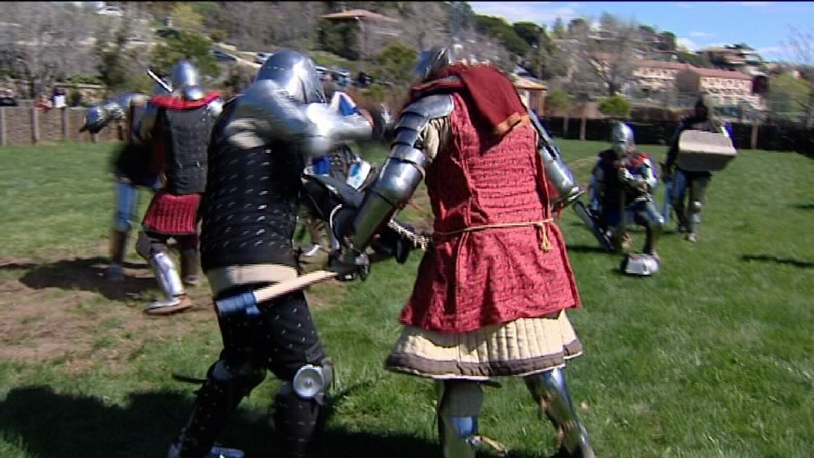 Manzanares el Real vuelve a la Edad Media con un combate medieval 