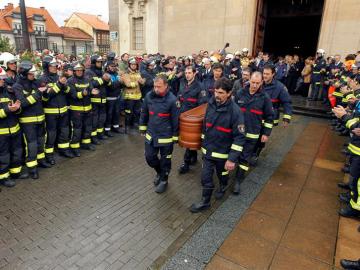 Los compañeros de Eloy Palacio, del bombero de Oviedo fallecido el jueves