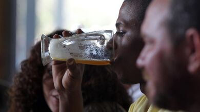 Cuba construirá una nueva fabrica de cerveza ante el aumento del consumo
