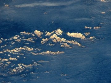 Imagen del Everest desde el espacio