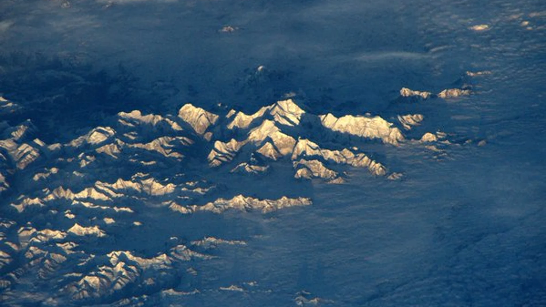 Imagen del Everest desde el espacio Imagen del Everest desde el espacio