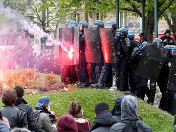 Incidentes en París en las protestas contra la reforma laboral Incidentes en París en las protestas contra la reforma laboral