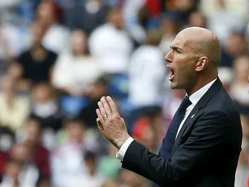 Zinedine Zidane, durante el partido contra el Eibar Zinedine Zidane, durante el partido contra el Eibar