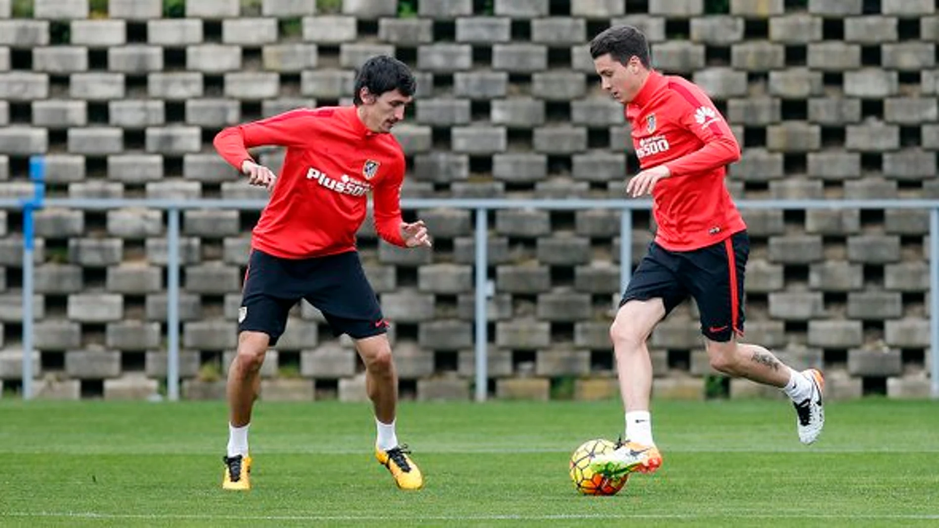 Savic y Giménez se entrenan Savic y Giménez se entrenan