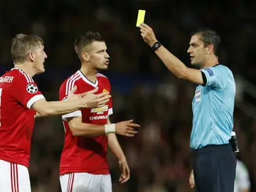 Viktor Kassai, durante el Manchester United - Wolfsburgo Viktor Kassai, durante el Manchester United - Wolfsburgo