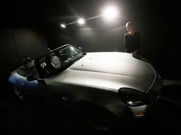 Réplica de BMW conducido por Pierce Brosnan en su papel de James Bond Réplica de BMW conducido por Pierce Brosnan en su papel de James Bond
