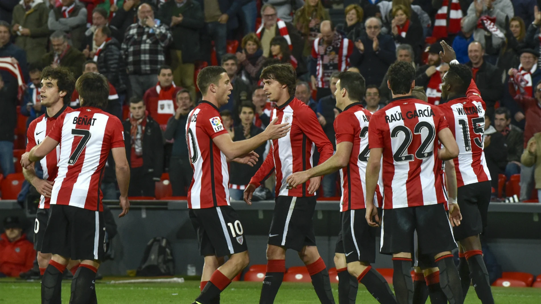 Los jugadores del Athletic celebran el gol de Iñaki Williams Los jugadores del Athletic celebran el gol de Iñaki Williams