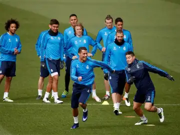 Los jugadores del Real Madrid durante un entrenamiento Los jugadores del Real Madrid durante un entrenamiento