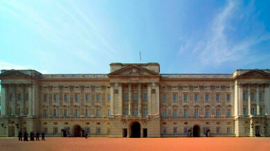 Más de 130.000 personas firman una petición en Internet para que la familia real británica sufrague las obras del palacio de Buckingham