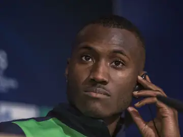 Josuha Guilavogui, centrocampista del Wolfsburgo Josuha Guilavogui, centrocampista del Wolfsburgo