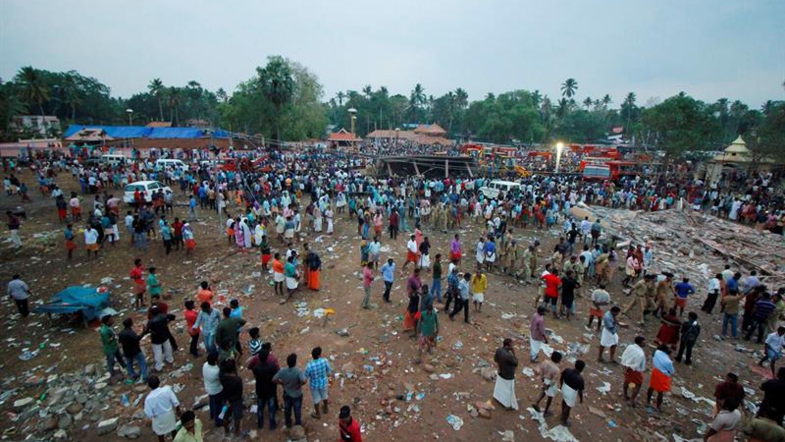India abre una investigación para aclarar las causas del incendio en el templo de Kerala