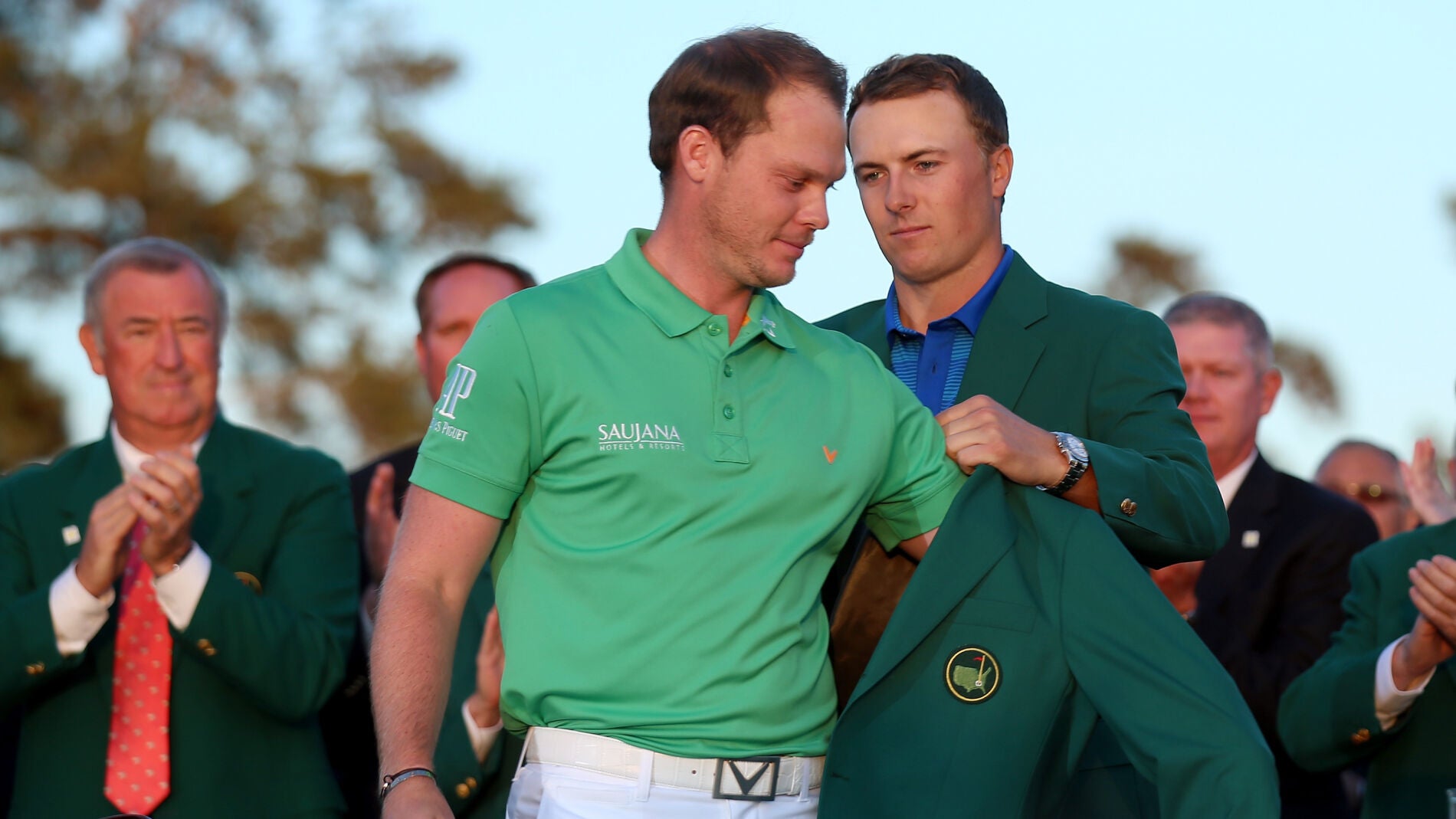 Jordan Spieth entrega la Chaqueta Verde a Danny Willett